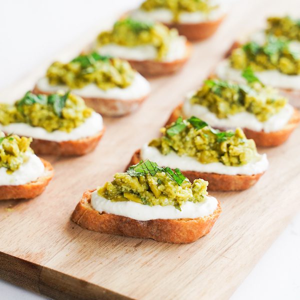
              Peas and Ricotta Crostini 